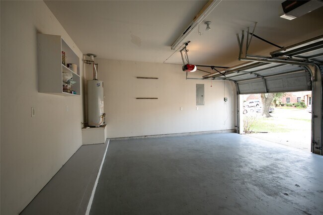 Building Photo - 2911 Quail Hawk Dr