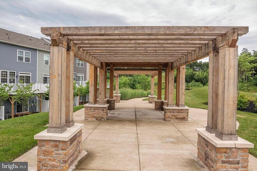 Building Photo - 6002 Camerons Ferry Dr