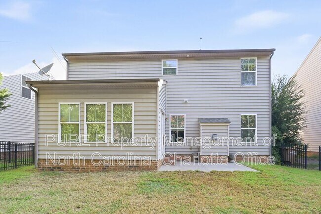 Building Photo - 3007 Fallondale Rd