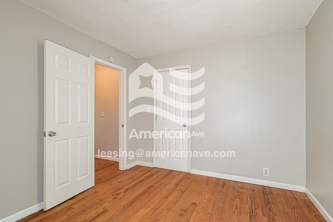 Building Photo - 4047 Schiller Pl
