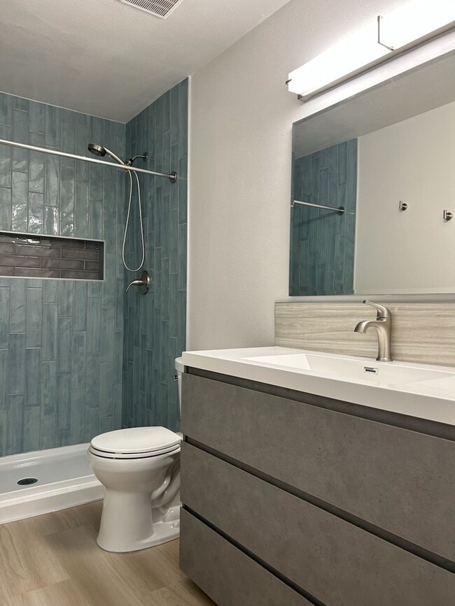Building Photo - Please Contact Vaughn Realty to set up an appointment 760-446-6561