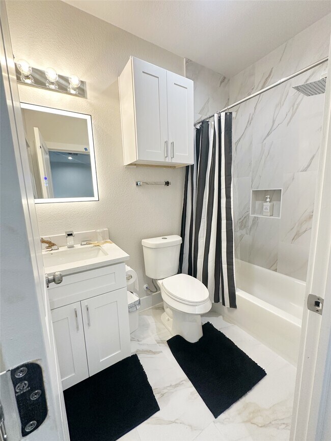 Building Photo - 4513 Reed Rd