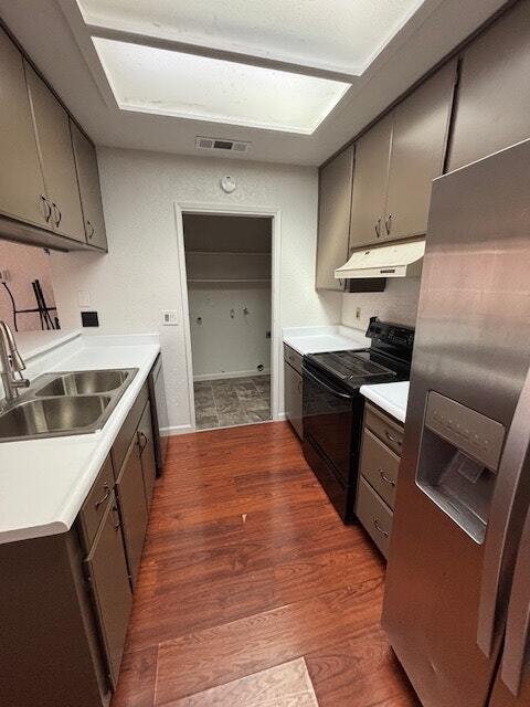 Building Photo - 1200 Lakewood Ave