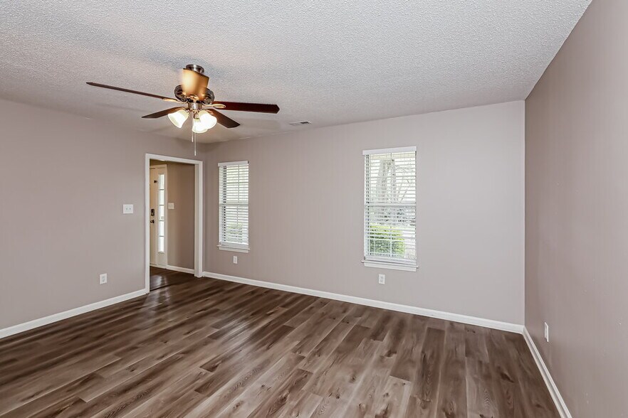 Building Photo - 1820 Wimbleton Woods Dr