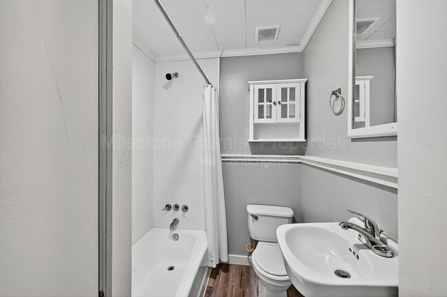 Building Photo - 300 W Moore St