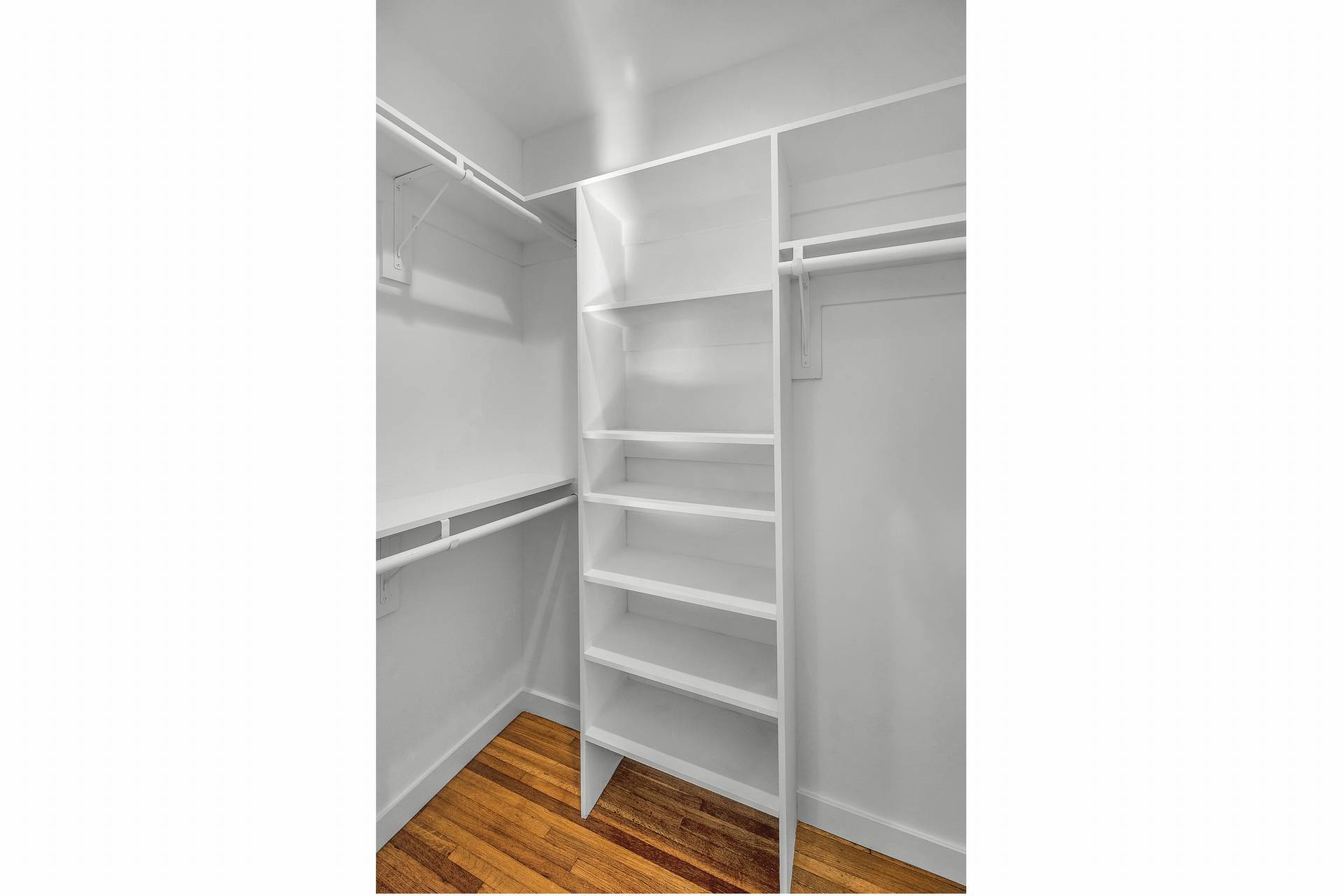 Building Photo - 920 S Spaulding Ave