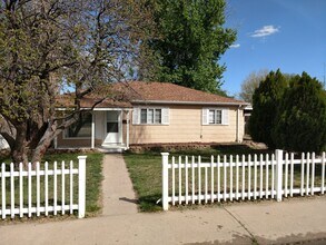 Building Photo - 2610 Azalea St