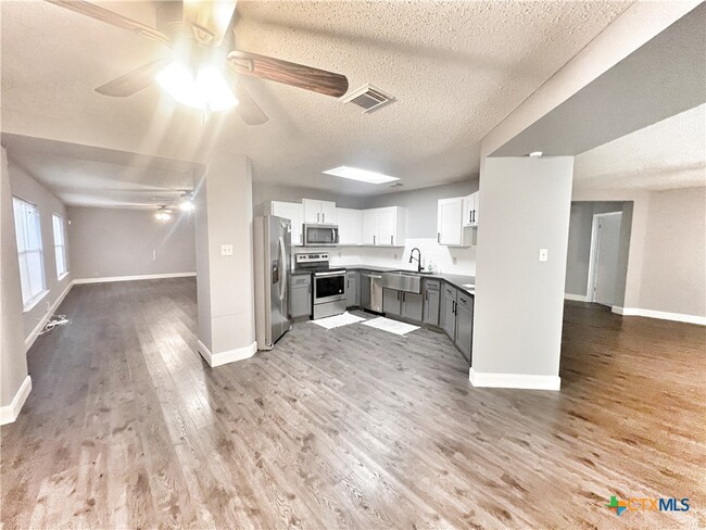 Building Photo - 13907 Quarles St