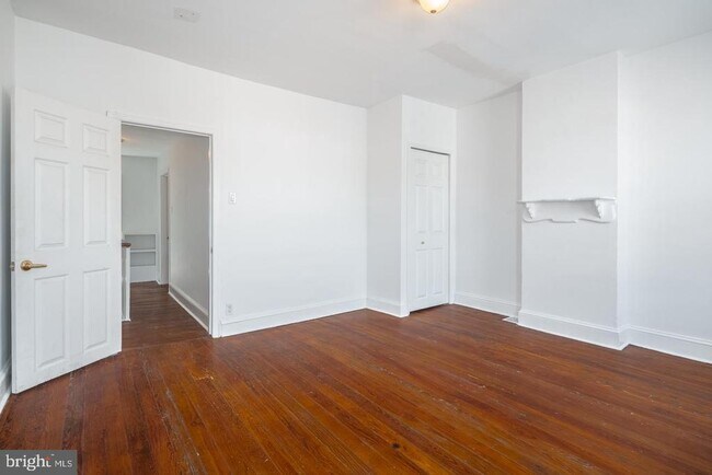 Building Photo - 2214 Latona St