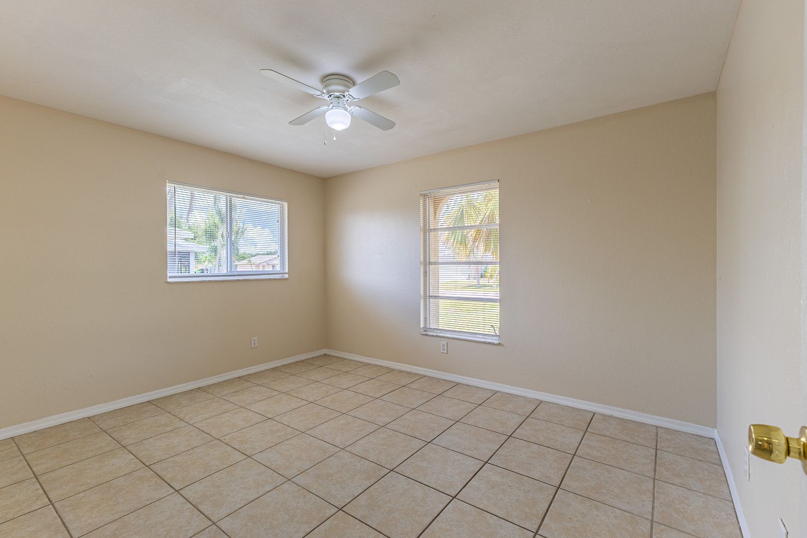 Building Photo - 3/2 Home with Garage Available NOW