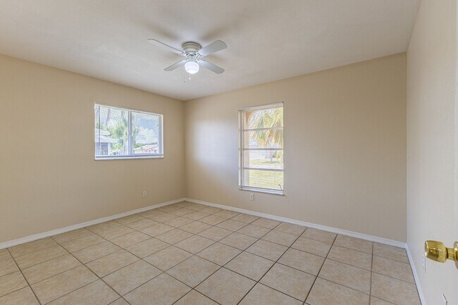 Building Photo - 3/2 Home with Garage Available NOW off Santa Barbara Blvd area