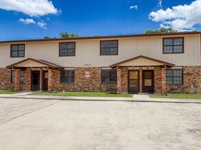 Building Photo - 3804 Charolais Dr