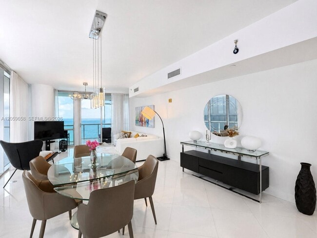 Building Photo - 17121 Collins Ave