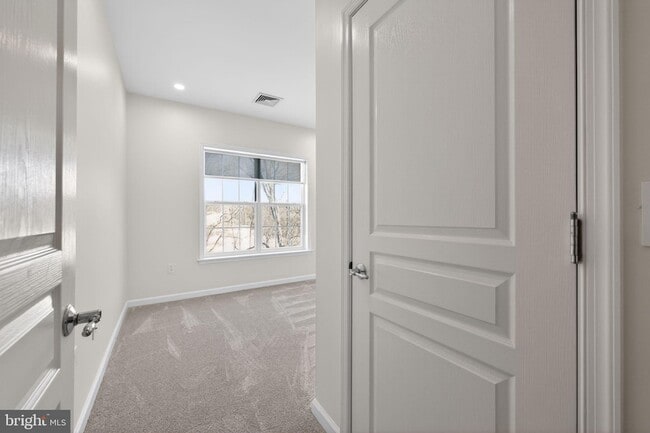 Building Photo - 1014 Creekside Dr