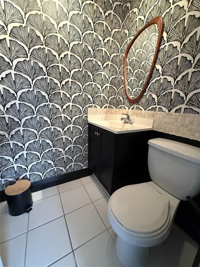 Building Photo - 6250 SW 58th Pl