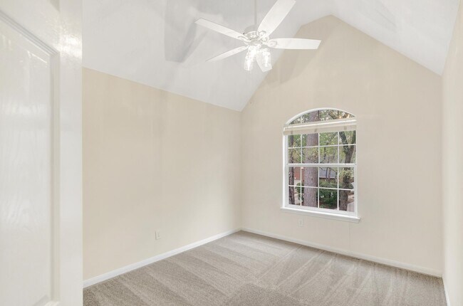 Building Photo - 100 S Piper Trace