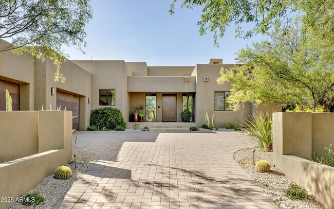 Building Photo - 9894 E Miramonte Dr