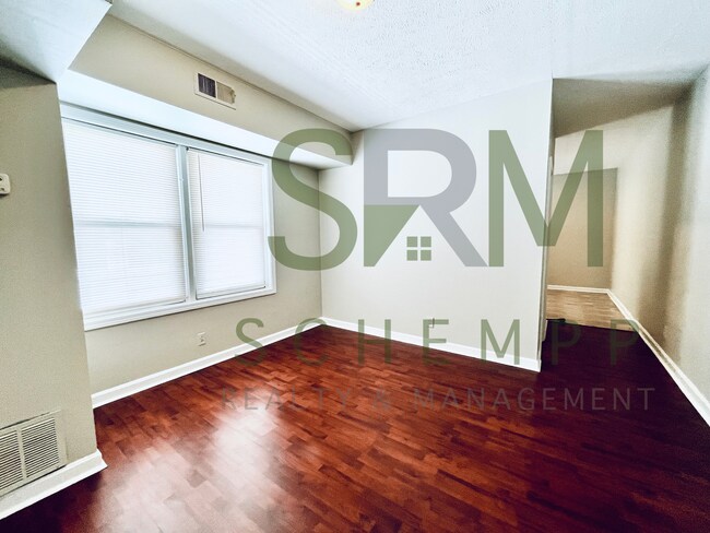 Building Photo - 307 Woodbine St