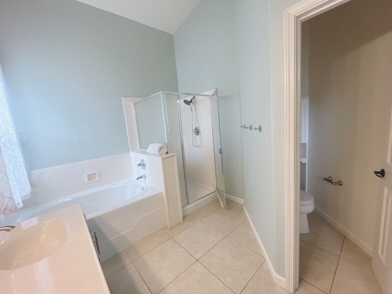 Building Photo - 4011 Harlington Cir