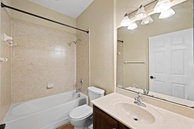 Building Photo - 27211 Fern Glade Ct