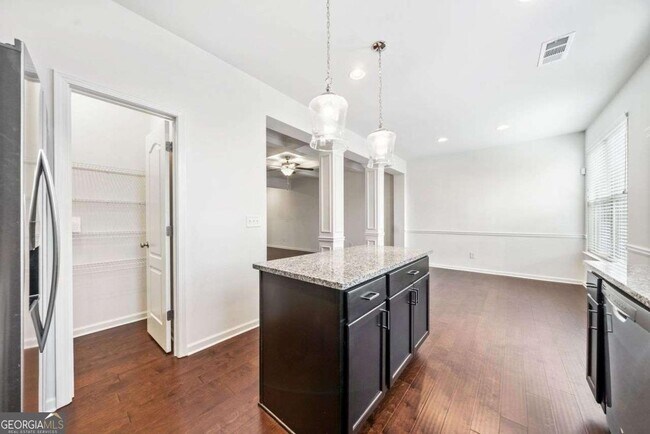 Building Photo - 7822 Canterbury Ct