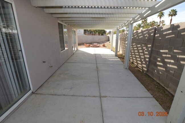 Building Photo - 8236 Golf Player St