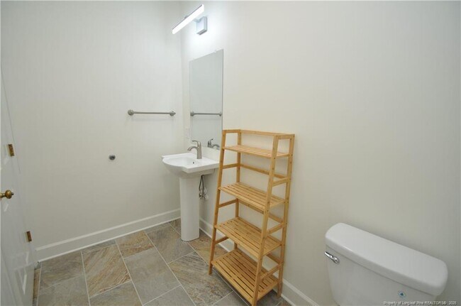 Building Photo - 6121 Chowning Ct