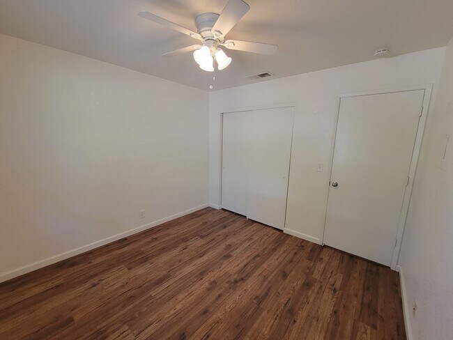 Building Photo - Two Story 3 Bedroom 2 Bath Condo in Chico for Rent!