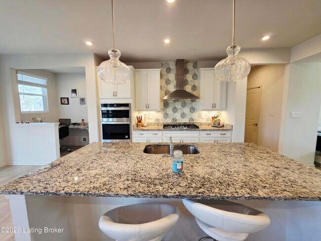 Building Photo - 17505 Shakes Creek Dr