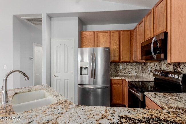 Building Photo - 144 W Campbell Ct