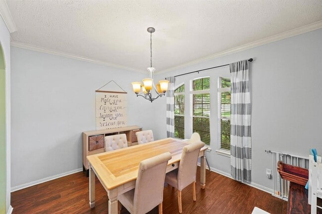 Building Photo - 10008 Dawn Brook Dr