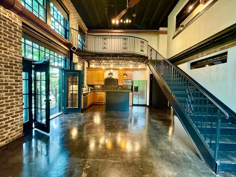 Building Photo - 5434 Peachtree Rd