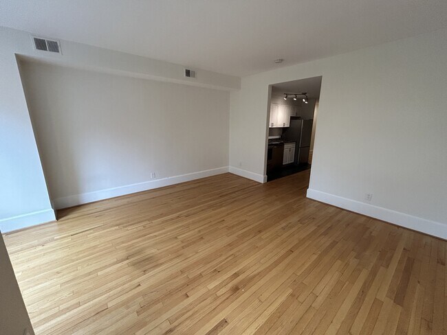 Building Photo - 1439 Girard St NW