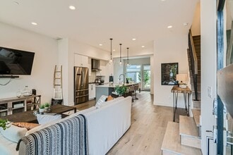 Building Photo - Boulder Luxury Modern Furnished Townhouse