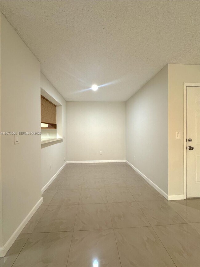 Building Photo - 1265 SW 46th Ave