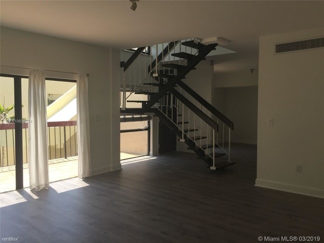 Building Photo - 2 br, 2.5 bath  - Brickell Forest Condo