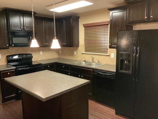 Building Photo - Price Reduction. Chelsea Park!!!  4 Bedroo...