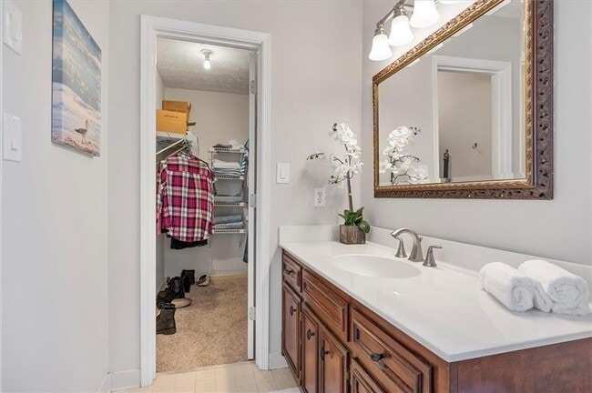 Building Photo - 4508 Pine Hill Terrace NE