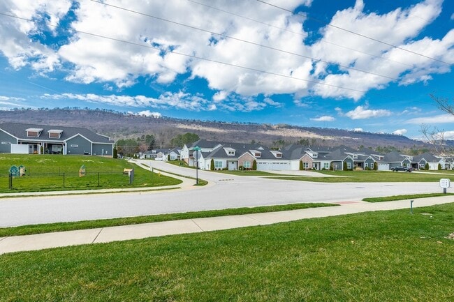 Building Photo - 3306 Stonecreek Dr