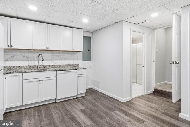 Building Photo - 28971 St Thomas Blvd