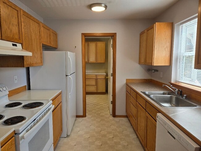 Building Photo - 26408 Granny Smith Ln NE