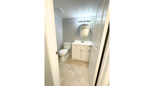 Building Photo - Temecula Pool Home - 4 Bed | 2.5 Bath