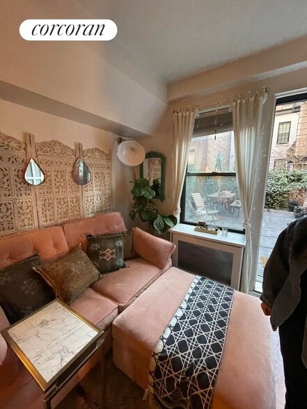 Building Photo - 100 W 12th St