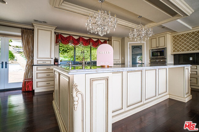 Building Photo - 1312 Via Zumaya