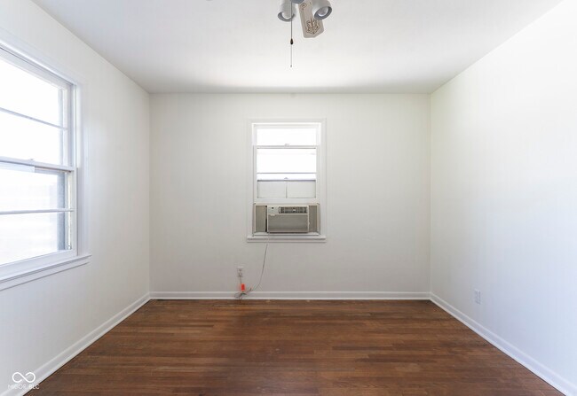 Building Photo - 370 N Bazil Ave