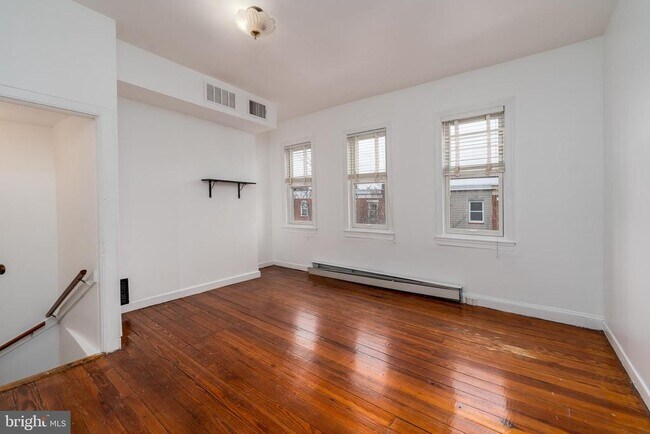 Building Photo - 1153 Riverside Ave