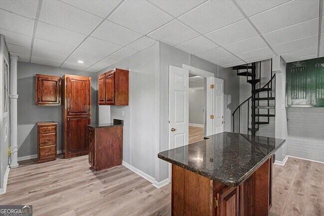 Building Photo - 269 W Hermitage Rd NE