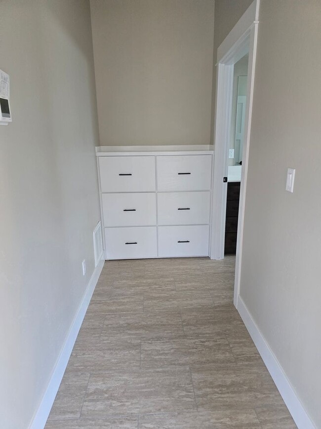 Building Photo - 3 bed 3 bath Brand-New Custom-Built home f...