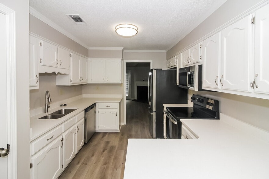 Building Photo - 1793 Black Bear Cir W