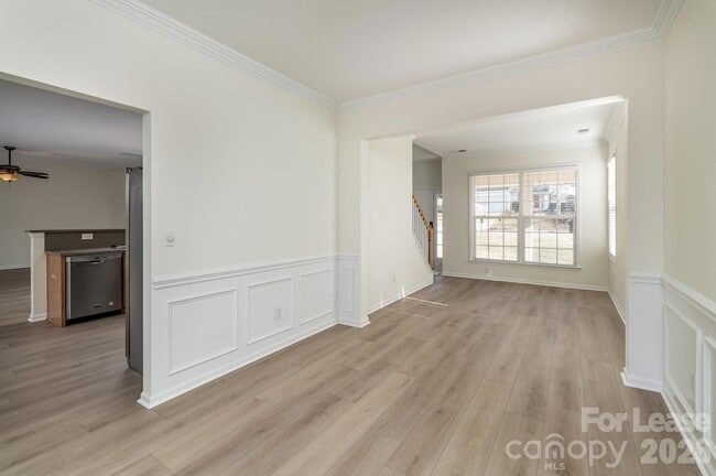 Building Photo - 160 Matlen Dr